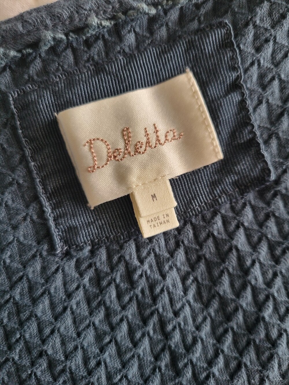 Deletta Textured Slate Blue V‑Neck Peplum Tank - Picture 3 of 4